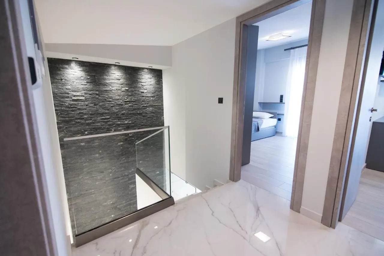 Rafaela Suites Flogita Apartment