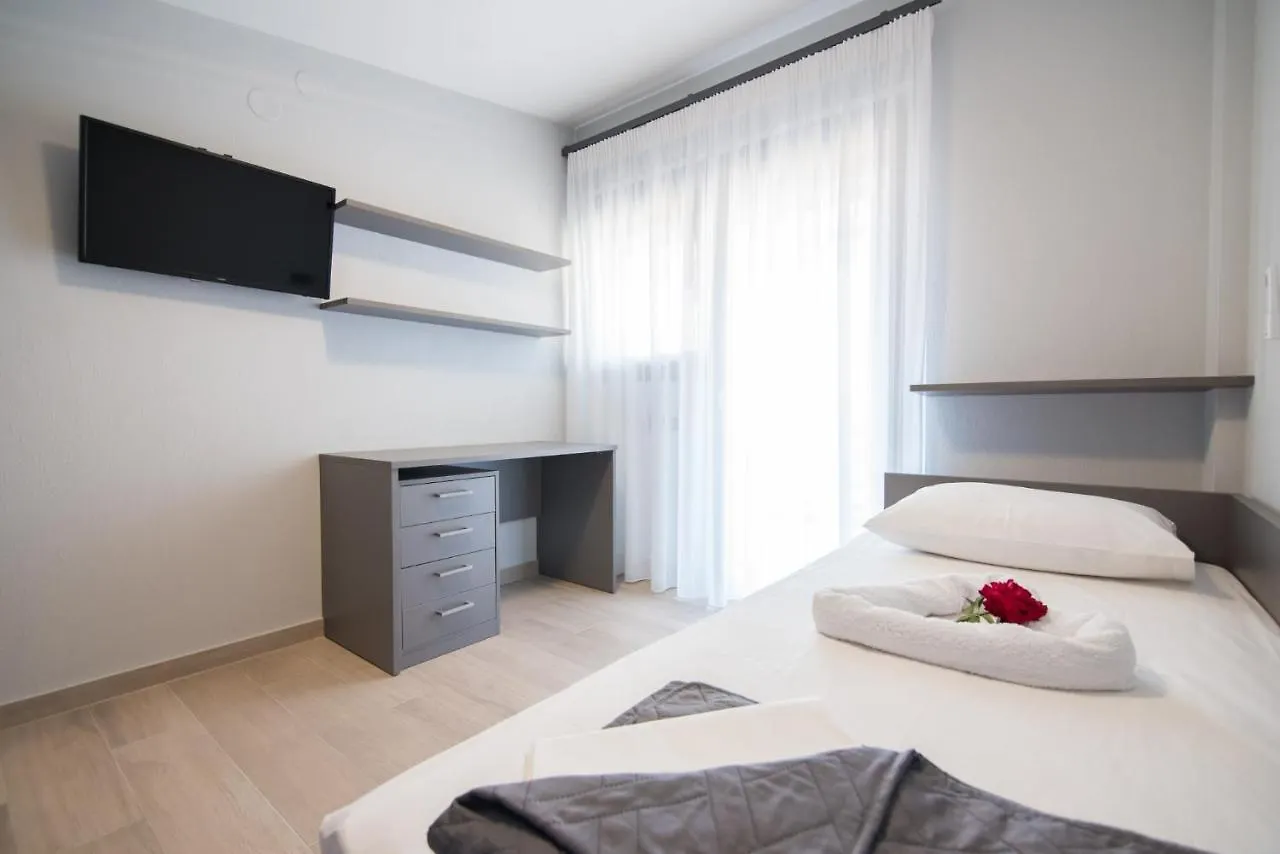 Apartment Rafaela Suites Flogita