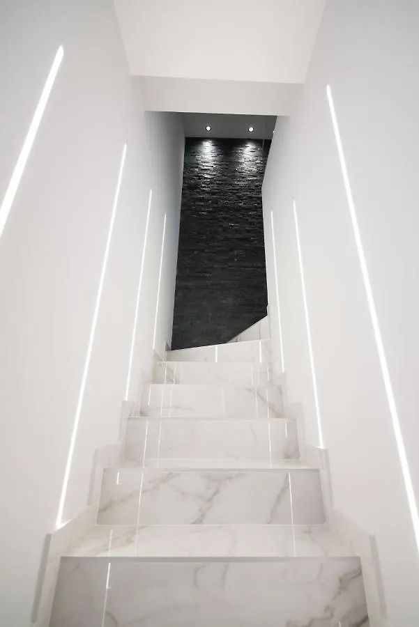 Rafaela Suites Flogita Apartment
