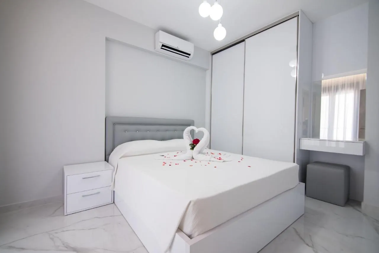 Rafaela Suites Flogita