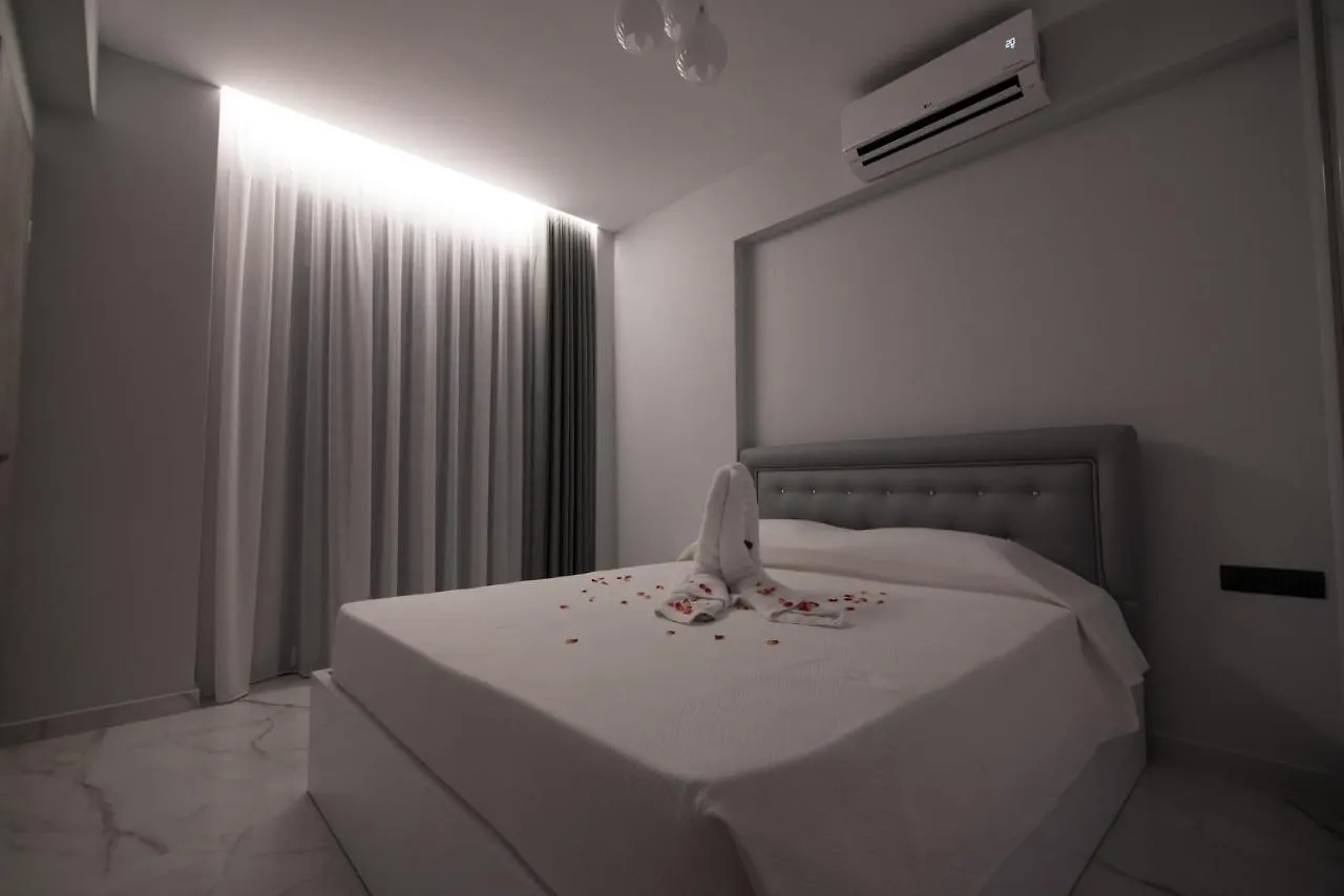 Rafaela Suites Flogita